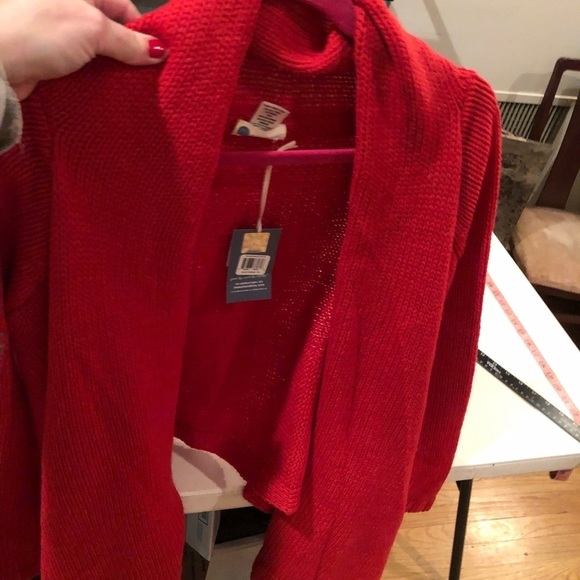 MEESHA & MIA RED Medium waterfall high-low red chunky knit sweater - Picture 4 of 16